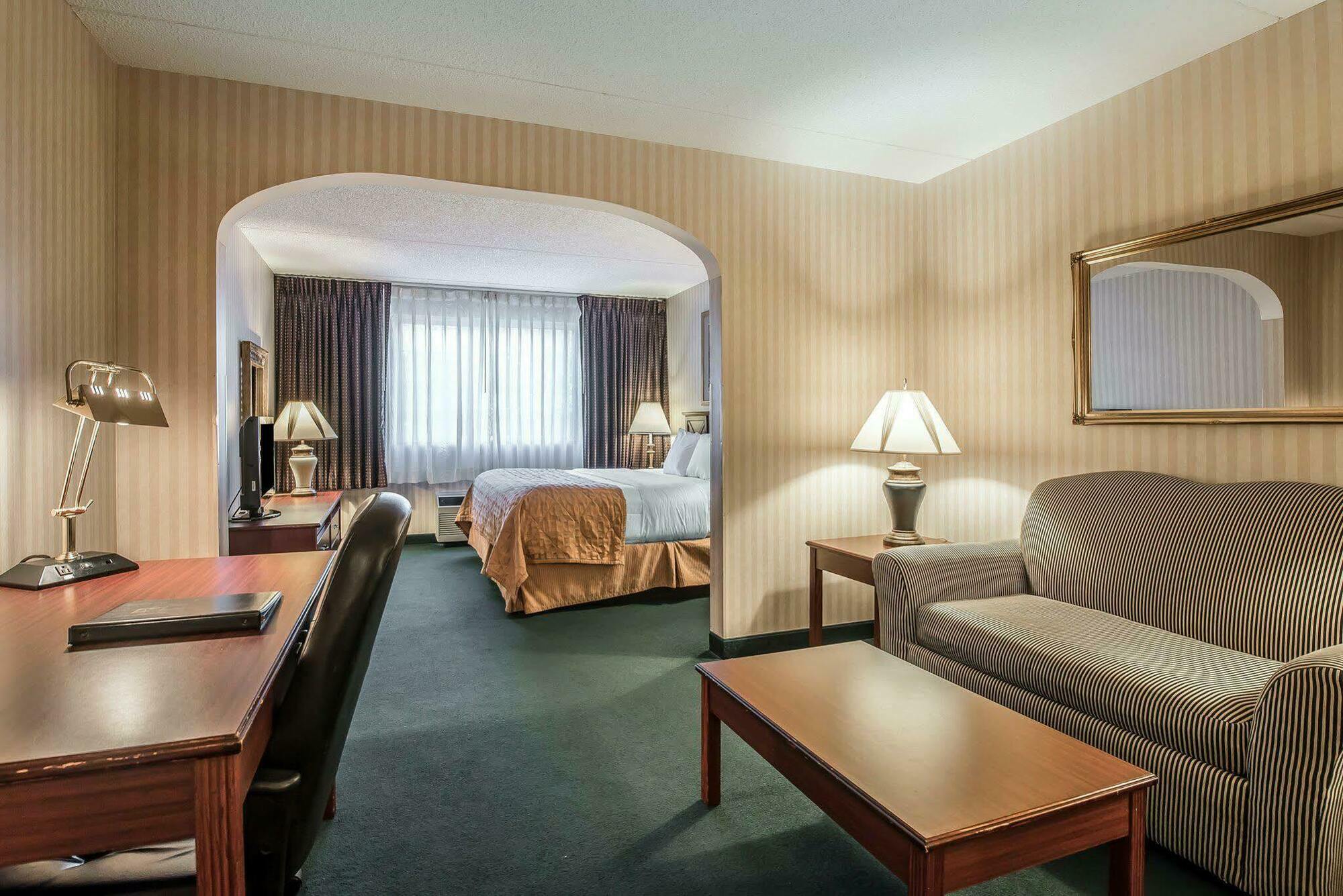 The Marx Hotel - Downtown - University Area Онеонта Экстерьер фото